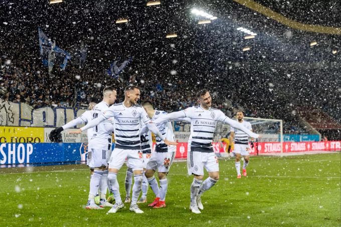 Die Spieler des FC Basel feiern ein Tor gegen den FC Luzern. FC Basel FC Luzern