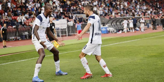 Assan Ceesay und Antonio Marchesano jubeln über einen Treffer. Sie gehören beide zu den Star-Spielern beim FCZ. Ceesay Marchesano FC Zürich