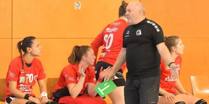 Cheftrainer Rotweiss Thun Urs Mühlethaler Cheftrainer Rotweiss Thun Urs Mühlethaler
