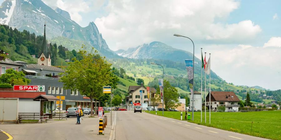 Hauptstrasse in Alt St. Johann Dorf.