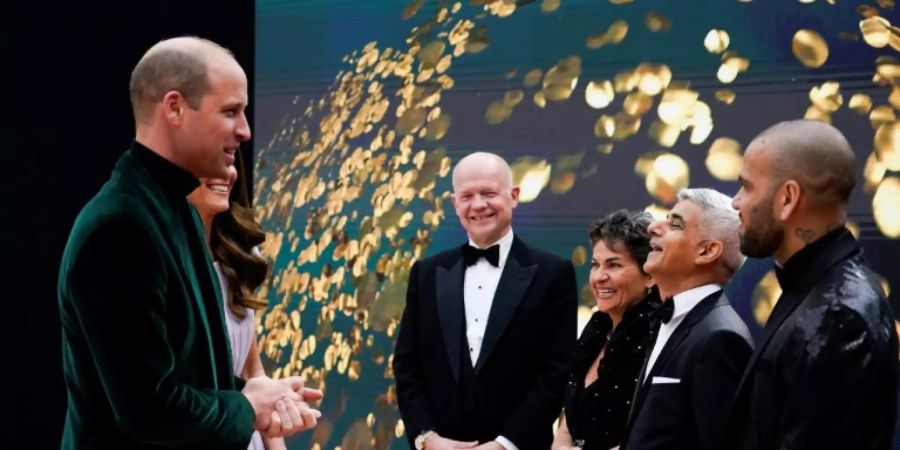 Le prince William et son épouse Kate échangent avec des invités à la cérémonie de remise des prix Earthshot à Londres le 17 octobre 2021