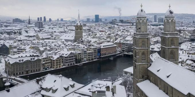 Flachland - Schnee das ganze Wochenende - am Sonntag bleibt er liegen