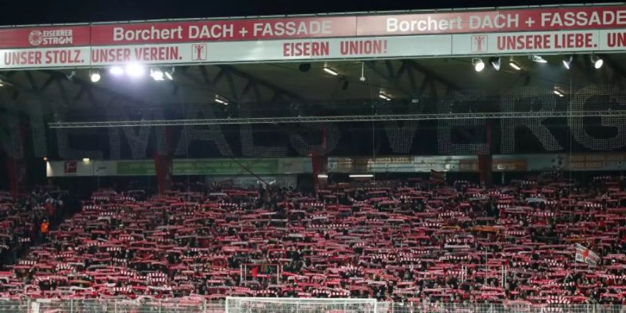 Der Berliner Stadtderby fand vor vollem Haus statt. Foto: Andreas Gora/dpa