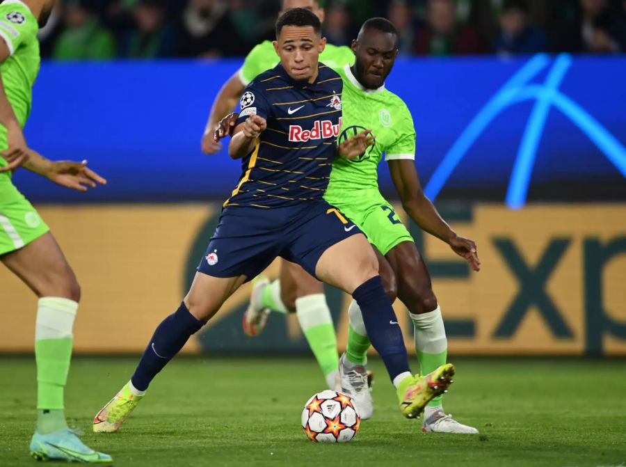 Noah Okafor im Dress vom FC Red Bull Salzburg.