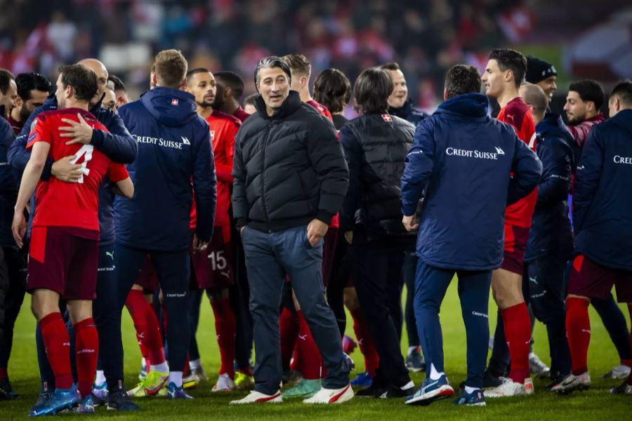 Im November schafft er mit seinem Team die direkte Qualifikation für die WM 2022.