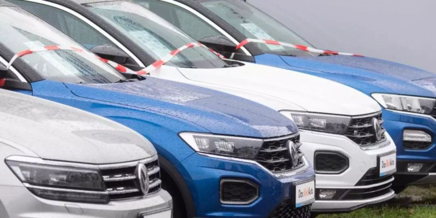 Wer einen vom VW-Abgasskandal betroffenen Diesel neu gekauft hat, kann nicht laut BGH nicht ohne weiteres das Geld vom Händler zurückverlangen. Foto: Julian Stratenschulte/dpa