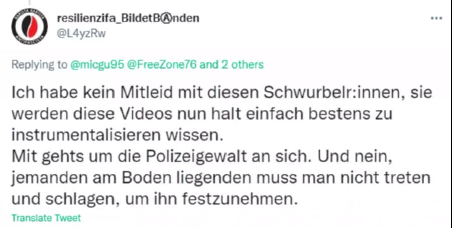 Kein Mitleid, aber die Polizeigewalt sei nicht nötig gewesen, sagt dieser Nutzer.