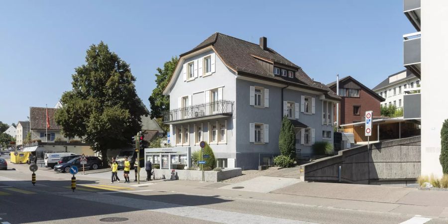 Gemeindeverwaltung an der Hauptstrasse in Oberwil.