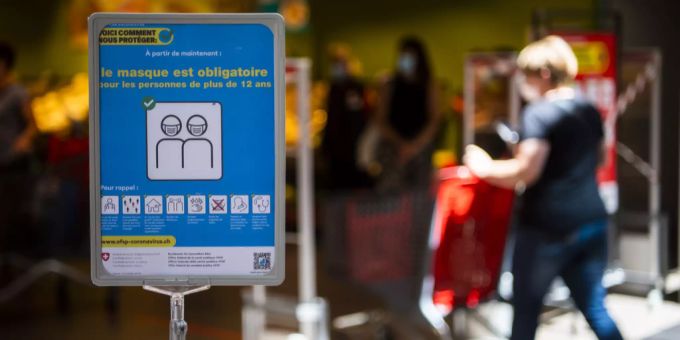 Wegen Coronavirus - Coop, Migros und Denner beschränken Personenzahl