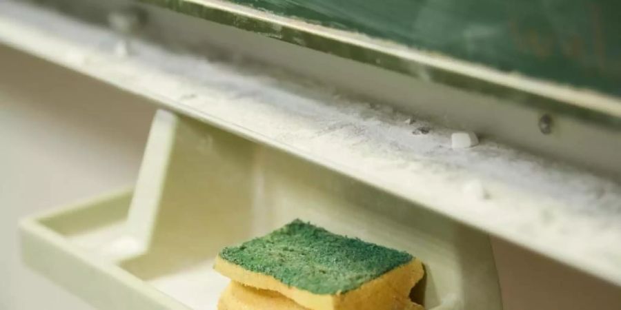 Eine Befragung von Lehramtsstudierenden in Augsburg ergab, dass einige Studierende vor dem Hintergrund der Coronapandemie unter Zukunfts- und Existenzängsten leiden. Foto: Annette Riedl/dpa/Symbolbild