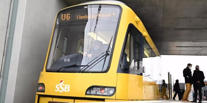 2021 waren Fahrkarten durchschnittlich rund 1,5 Prozent teurer geworden. Foto: Bernd Weissbrod/dpa 2021 waren Fahrkarten durchschnittlich rund 1,5 Prozent teurer geworden. Foto: Bernd Weissbrod/dpa