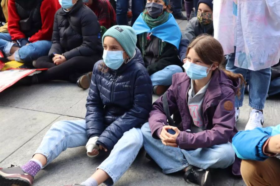 Viele ihrer Freunde sind ebenfalls Stammgäste an den Demonstrationen und Kundgebungen.