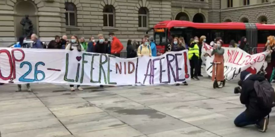 Klimaaktivisten auf dem Bundesplatz in Bern.