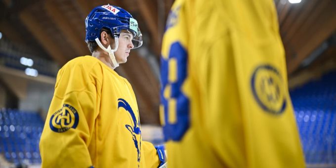 Der HC Davos bescherte Aleksi Peltonen mit einem administrativen Versäumnis eine Sperre. Aleksi Peltonen HC Davos