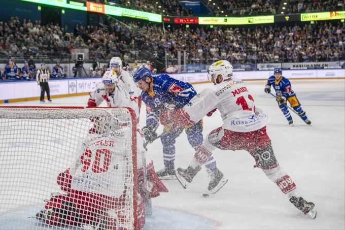 Der EVZ feiert gegen die Lakers den ersten Saisonsieg in der National League. National League EVZ Lakers