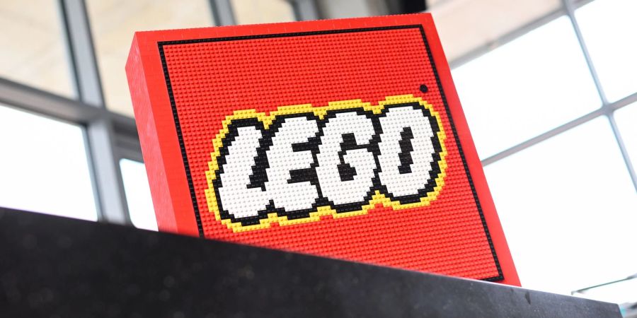 Das aus Lego-Steinen gebaute Logo des dänischen Bauklötzchen-Riesen.