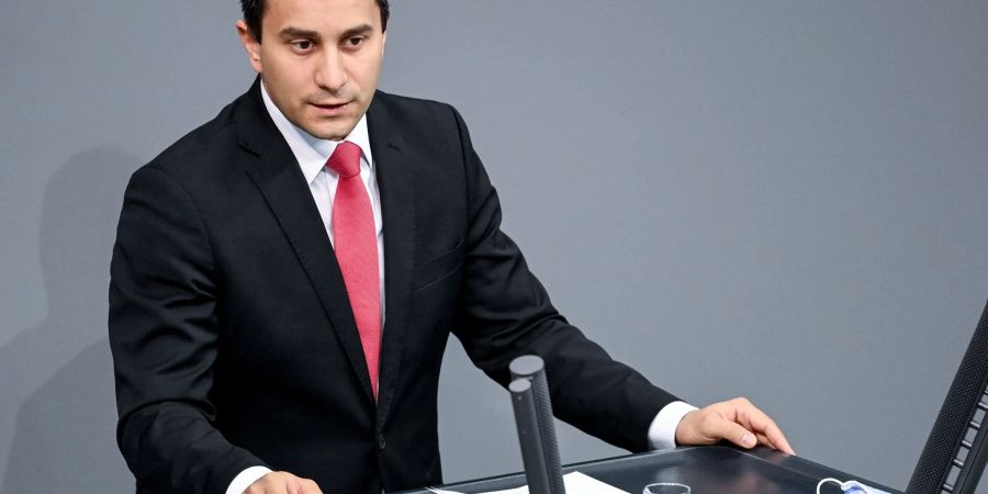 Spricht zu den Abgeordneten im Bundestag: Mahmut Özdemir (SPD).