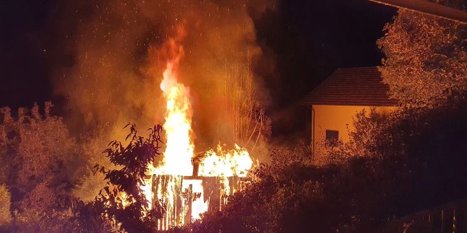 Liesberg BL: Brand eines Geräteschuppen Liesberg_Brand_Geräteschuppen