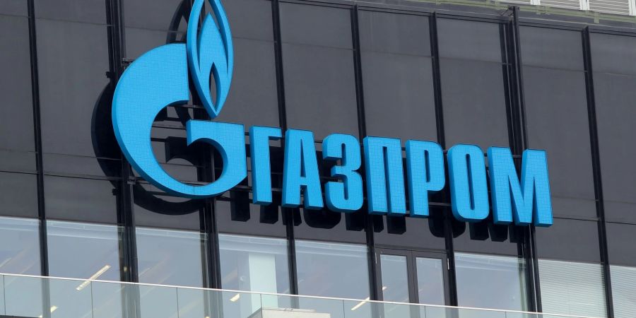 Das Gazprom-Logo ist auf einer Niederlassung des russischen Staatskonzerns in St. Petersburg zu sehen.