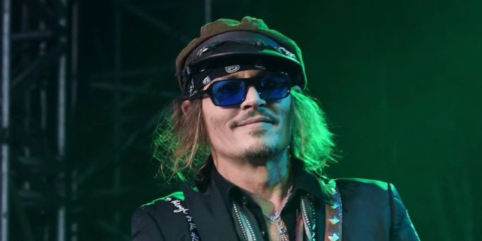 Johnny Depp ist aktuell mit dem Gitarristen Jeff Beck auf Europa-Tour. johnny depp