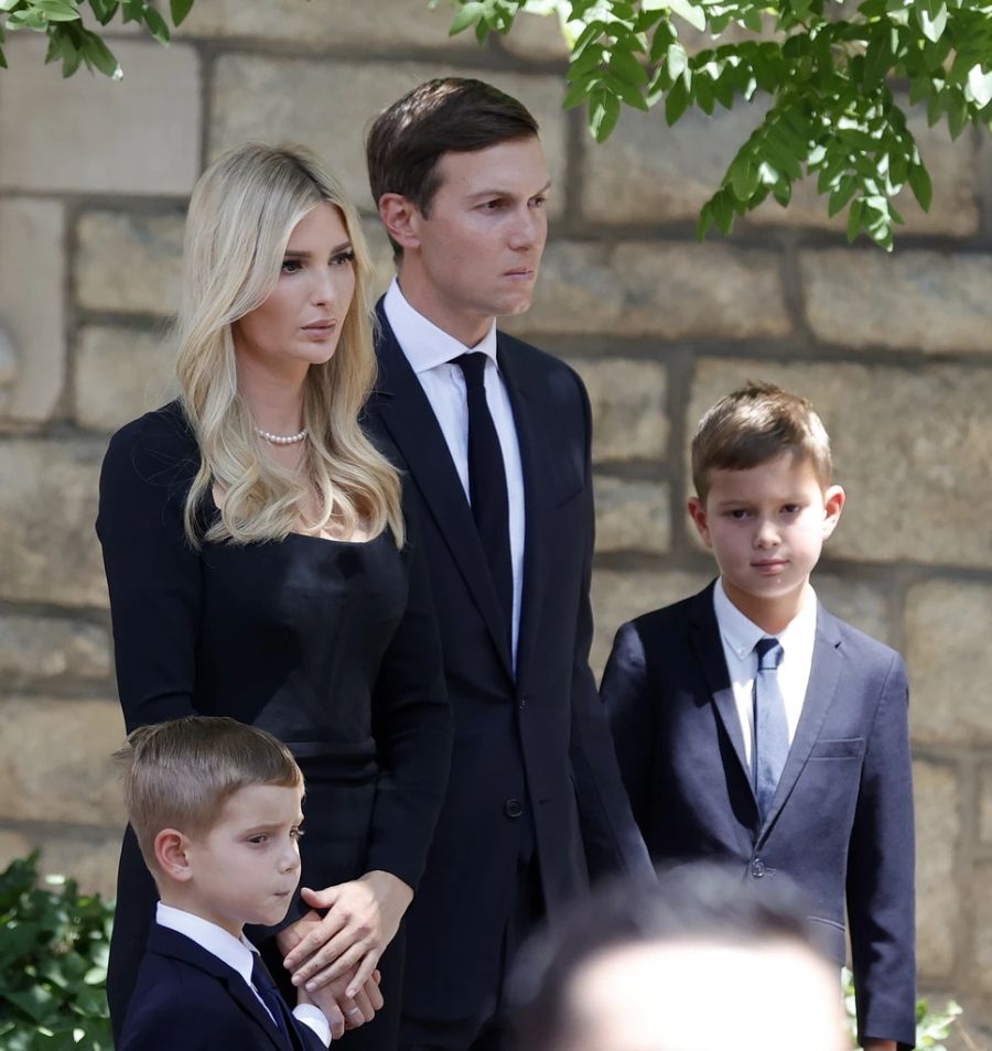 Ivanka Trump und ihr Ehemann Jared Kushner waren sichtlich traurig.