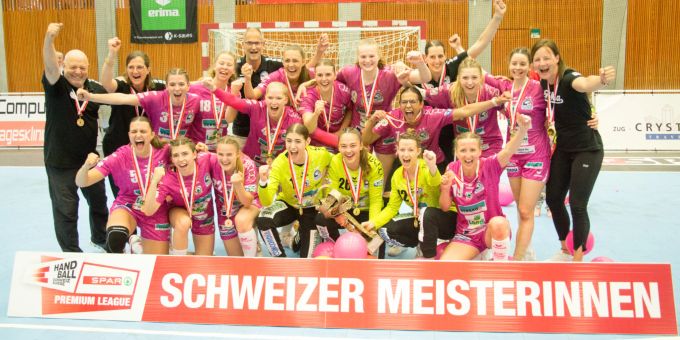 Die Spono Eagles dürfen sich als Schweizermeisterinnen feiern lassen. Spono Eagles, Schweizermeisterinnen 2022