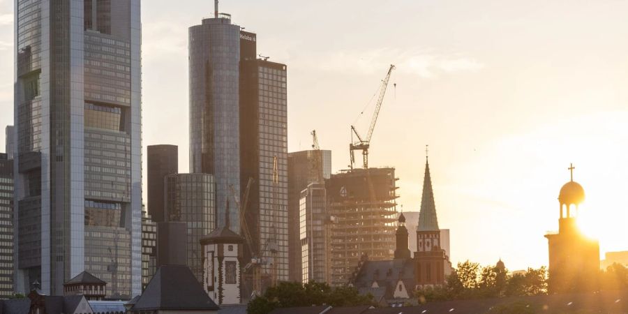 Die britische «Economist»-Gruppe Unit bewertet jährlich die Metropolen der Welt. Die Stadt Frankfurt landete diesmal auf Platz 7 in der Rangliste der lebenswertesten Städte der Welt.