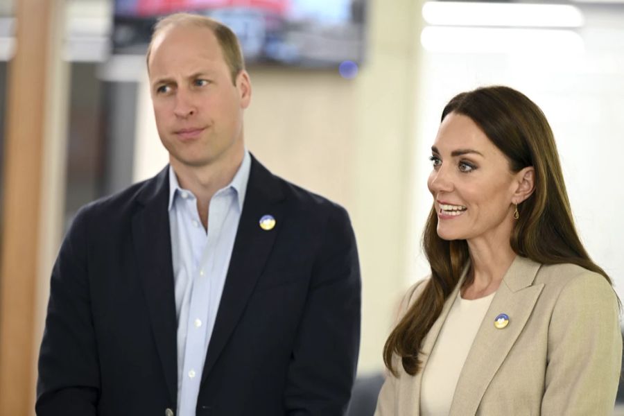 Kate muss zwischen dem Vater-Sohn-Gespann dann vermittlen.