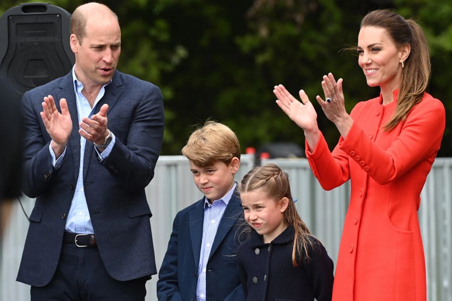 Jüngst erblickten die Fans ein Pflaster an der Hand von Kate Middleton während der Thronjubiläum-Feierlichkeiten der Queen.