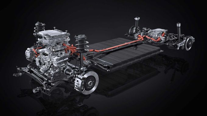 Die technische Basis ist die e-TNGA-Plattform von Toyota, im Lexus arbeitet sie erstmals mit 4x4-Antrieb Lexus RZ 450e