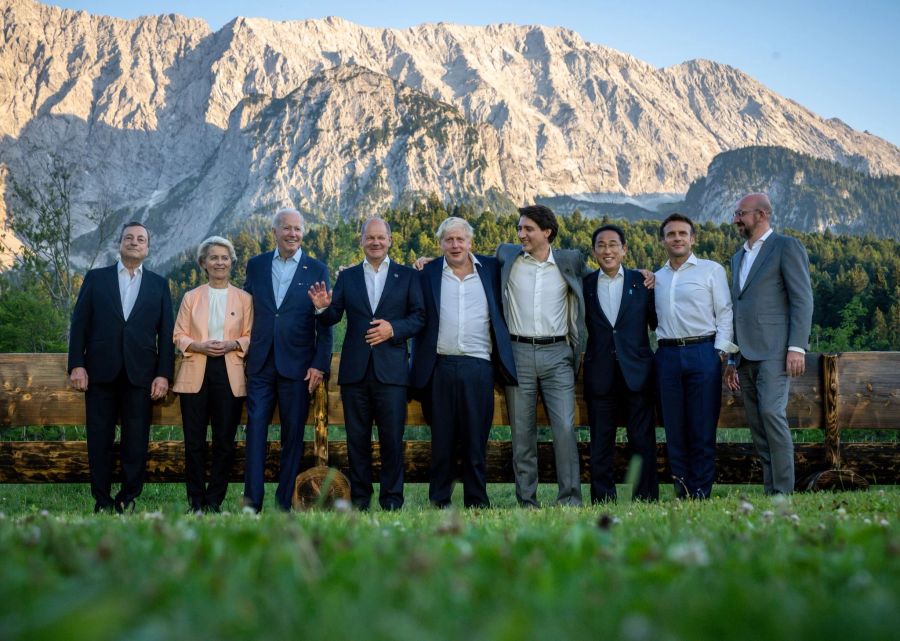 Gelöste Stimmung: Auch diesmal entstand trotz Ukraine Krieg auf Elmau ein geschichtsträchtiges Foto.