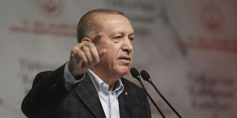 Der türkische Präsident Recep Tayyip Erdogan reist für Gespräche mit EU-Kommissionspräsidentin Ursula von der Leyen und EU-Ratspräsident Charles Michel nach Brüssel. Foto: -/Presidential Press Service/AP/dpa