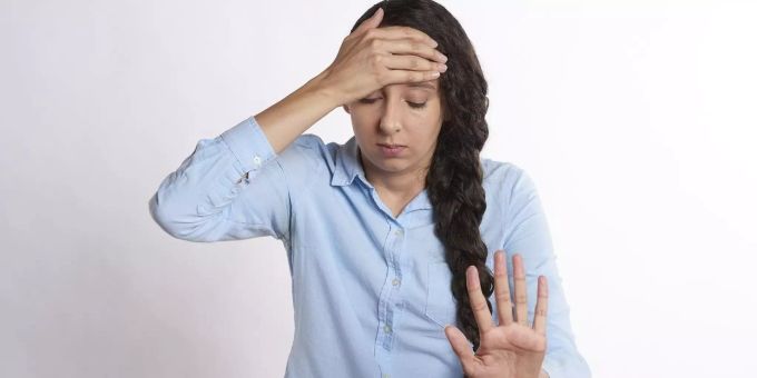 Frau mit Kopfschmerzen. Frau mit Kopfschmerzen