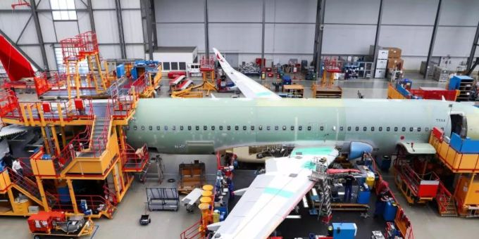Airbus soll verplichtet werden bis 2050 klimaneutral zu werden. airbus