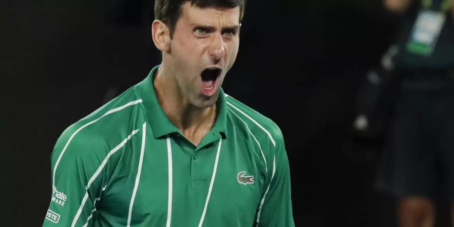 Novak Djokovic jubelt über seinen Titelgewinn an den Australian Open 2020.