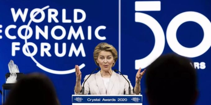 EU-Kommissionschefin Ursula von der Leyen spricht vor Beginn der 50. Jahrestagung des Weltwirtschaftsforums in Davos. Foto: Gian Ehrenzeller/KEYSTONE/dpa EU-Kommissionschefin Ursula von der Leyen spricht vor Beginn der 50. Jahrestagung des Weltwirtschaftsforums in Davos. Foto: Gian Ehrenzeller/KEYSTONE/dpa
