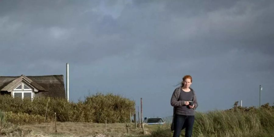 Die Schönheit dieses Morgens scheint trügerisch (Henny Reents). Foto: NDR/ARD Degeto/Gordon Timpen/dpa