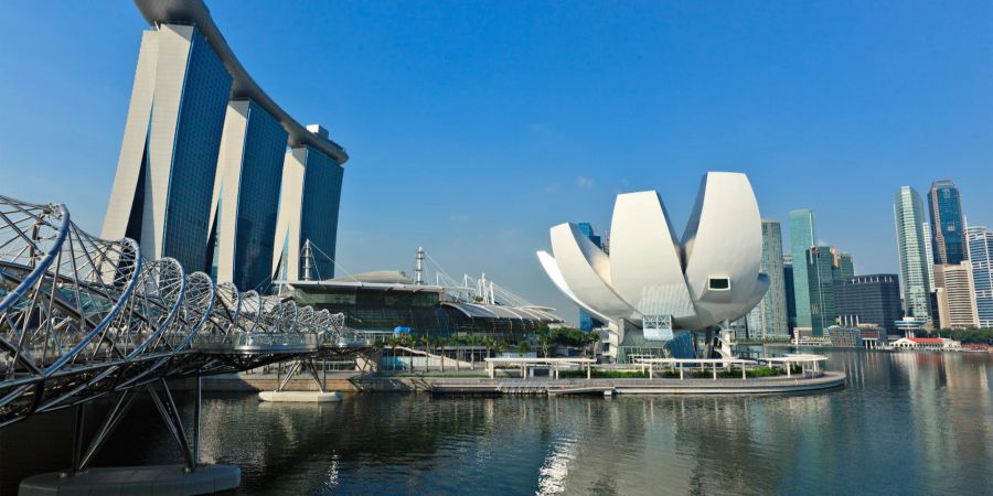 Marina Bay Sands Hotel und Casino und Kunstwissenschaftliches Museum, Singapur.