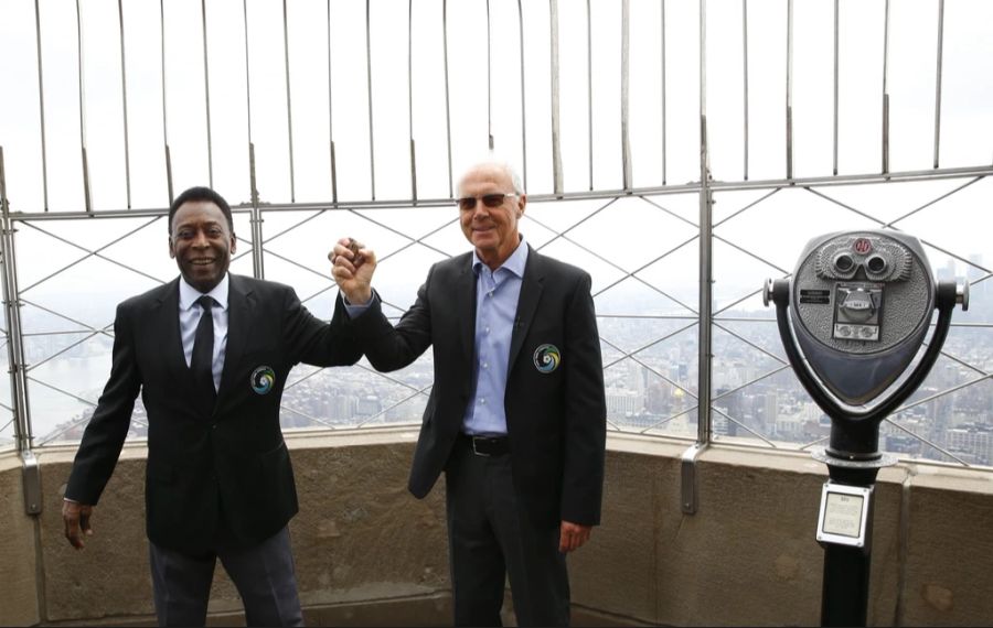 Mit Pelé (†82) spielte Franz Beckenbauer bei New York Cosmos.