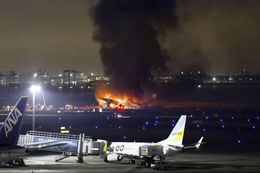 Fünf Menschen an Bord des Küstenwachenflugzeugs kamen jedoch ums Leben.