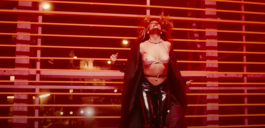 Jennifer Lopez zeigt in einem neuen Musikvideo viel Haut - und sogar Nippel