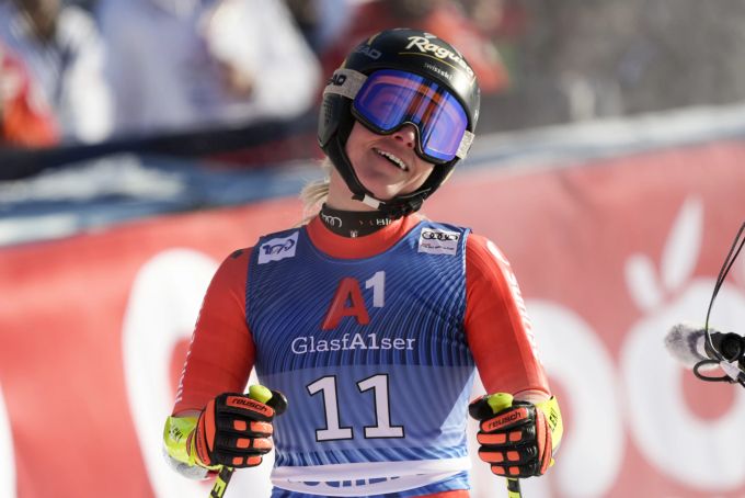Lara Gut-Behrami wird im Super-G in Zauchensee denkbar knapp geschlagen. Lara Gut-Behrami Super-G Zauchensee