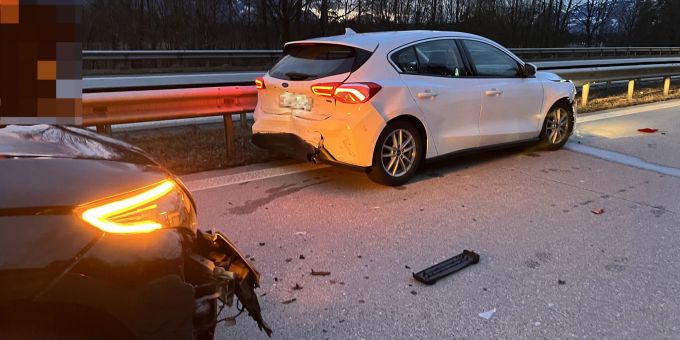 Ein Verletzter - Auffahrkollision auf der A13 bei Lienz SG