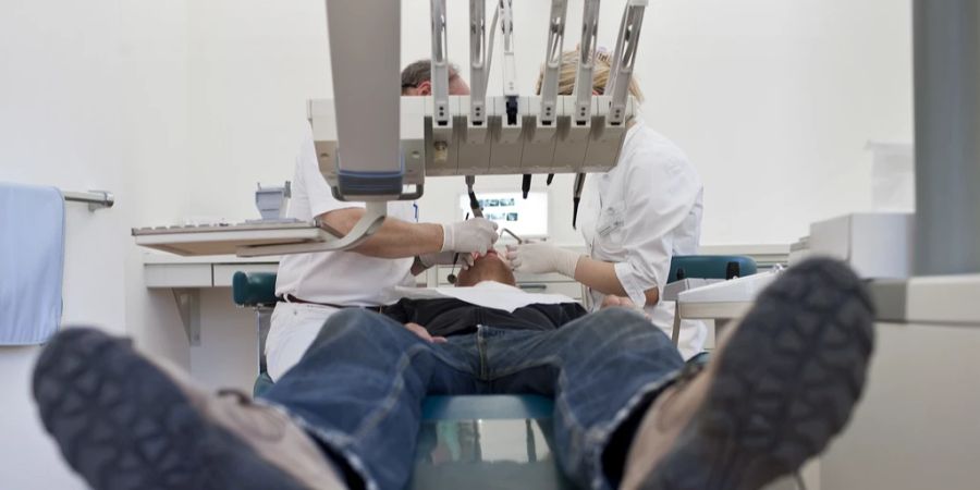 Dentalassistentin Lehrstelle Absenzenfälschung
