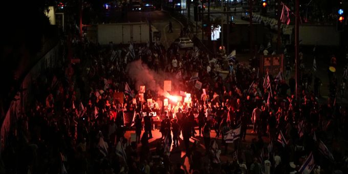 Demonstranten werfen Israels Regierung vor, nicht ernsthaft daran interessiert zu sein, die Freilassung der Geiseln zu erreichen. Israel Geiseln