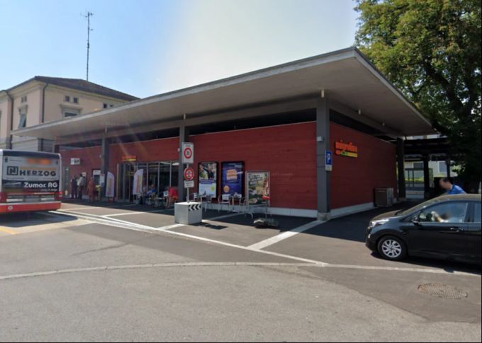 Im Migrolino am Bahnhof Frauenfeld TG kam es am Freitagabend zu einem Einsatz der Kantonspolizei Thurgau. Frauenfeld