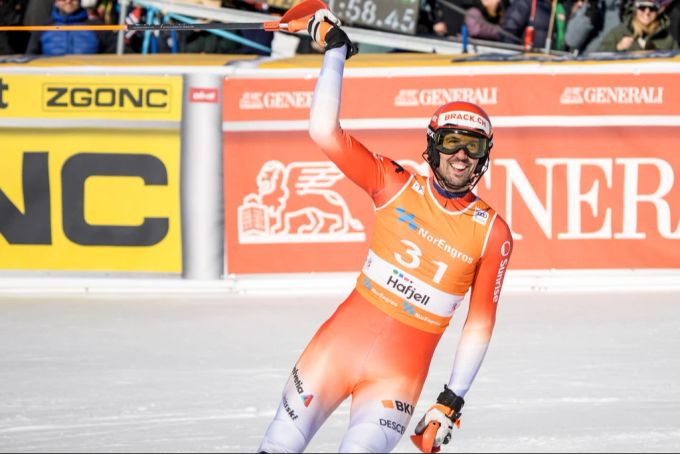 Am Ende einer ganz schwierigen Saison kann Ramon Zenhäusern doch nochmal jubeln. Keystone