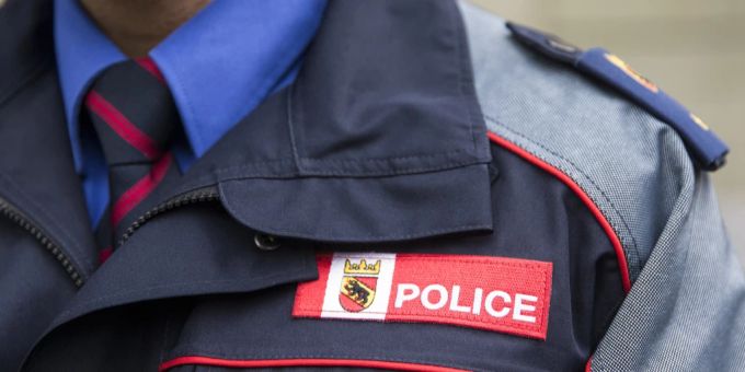 In Hünibach BE war die Kantonspolizei Bern mit einem Grossaufgebot im Einsatz. Kantonspolizei Bern
