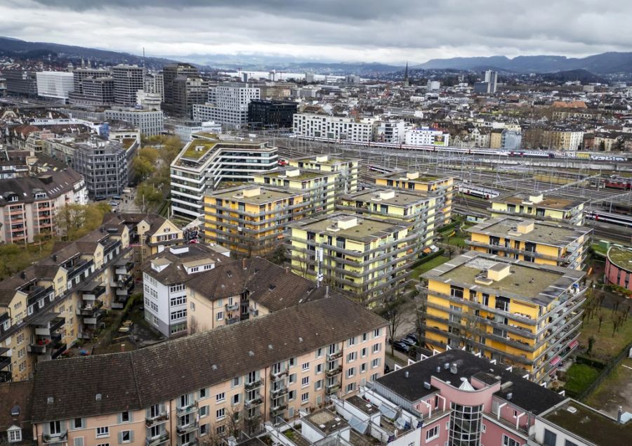 Drei von sechs Sugus-Häuser in Zürich müssen laut der Eigentümerschaft totalsaniert werden.