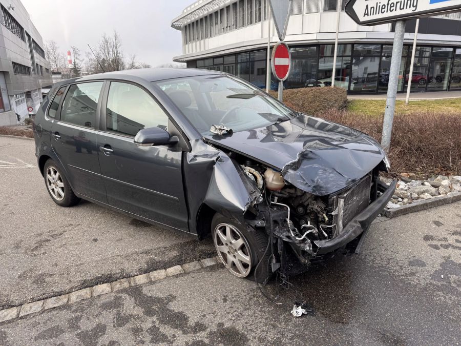 An den beiden Fahrzeugen entstand ein Sachschaden.